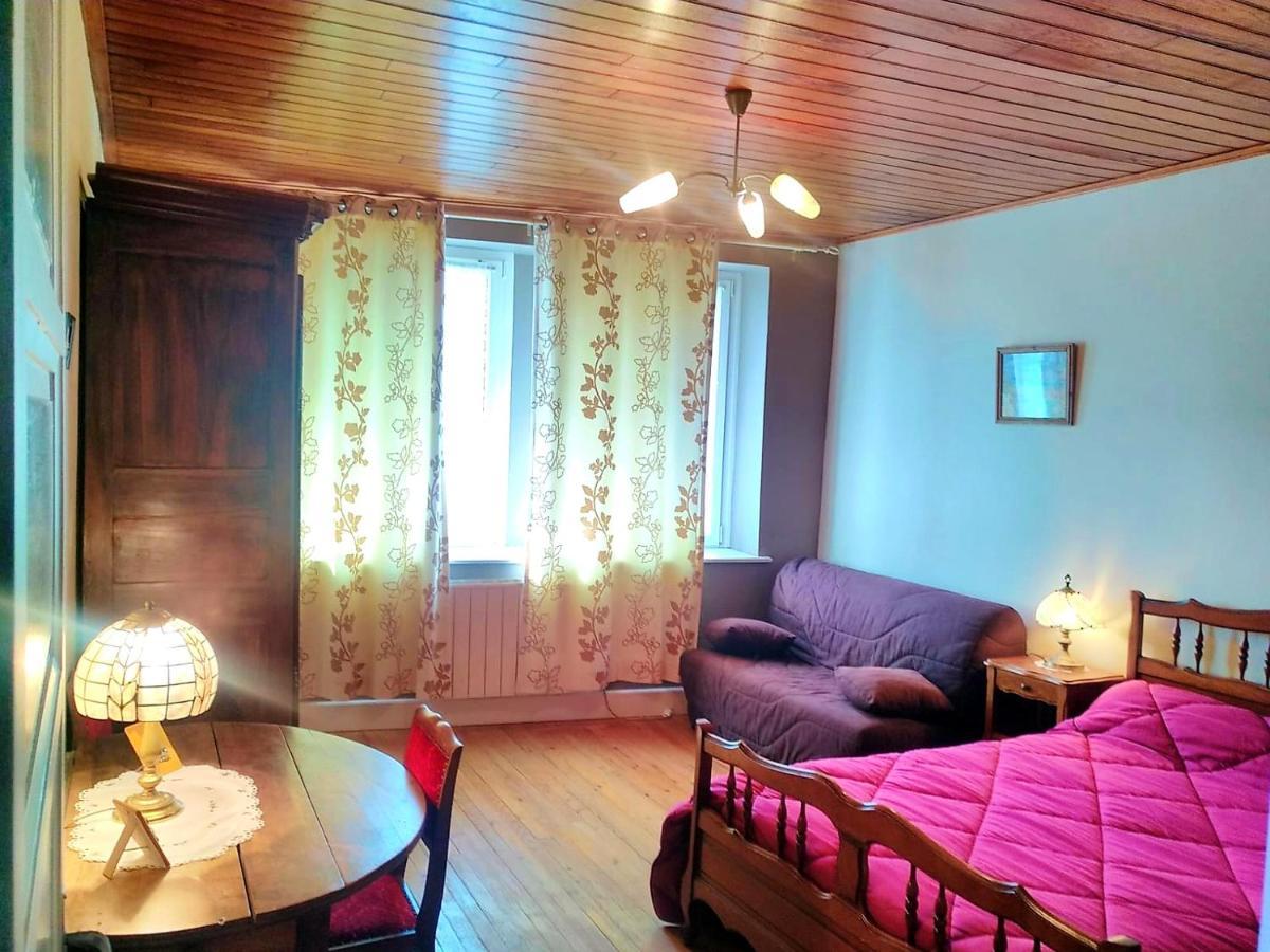 Maison Confortable Avec Vue Sur La Montagne A Charix מראה חיצוני תמונה