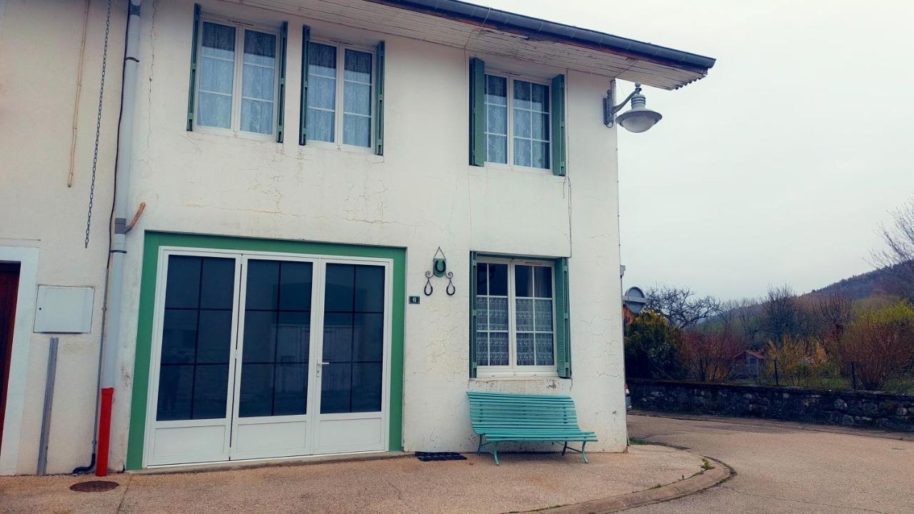 Maison Confortable Avec Vue Sur La Montagne A Charix מראה חיצוני תמונה